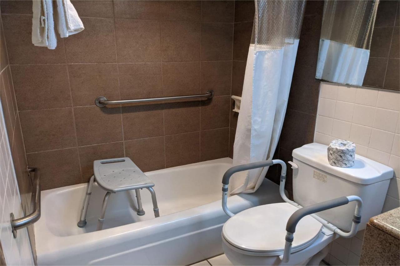 Oyo Hotel Morton East Peoria I-74 Esterno foto